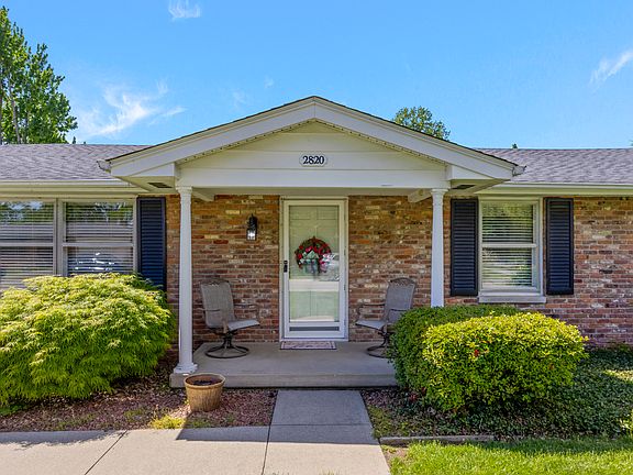 3rd image of 2820 Wedgewood Dr