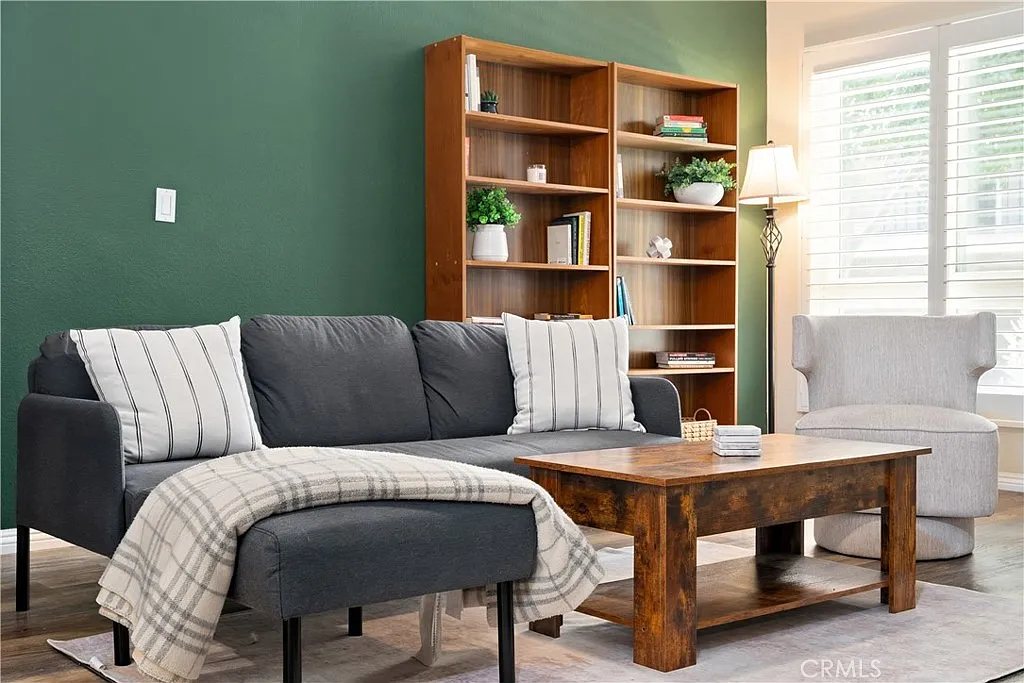 2 bed, 823 sqft, $3,450 — Photo 1