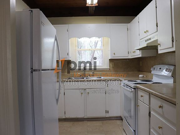 5th image of 382 Alpine Dr