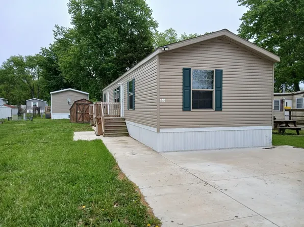 410 Carriage Lane Est, Streator, IL 61364