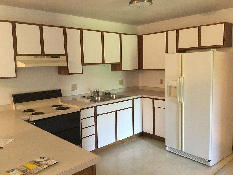 2nd image of 693 Evans St APT 6
