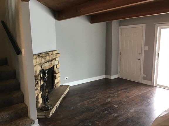 3rd image of 359 Meadow Green Ln
