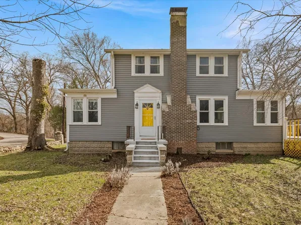 1418 Winaki Trl, Algonquin, IL 60102