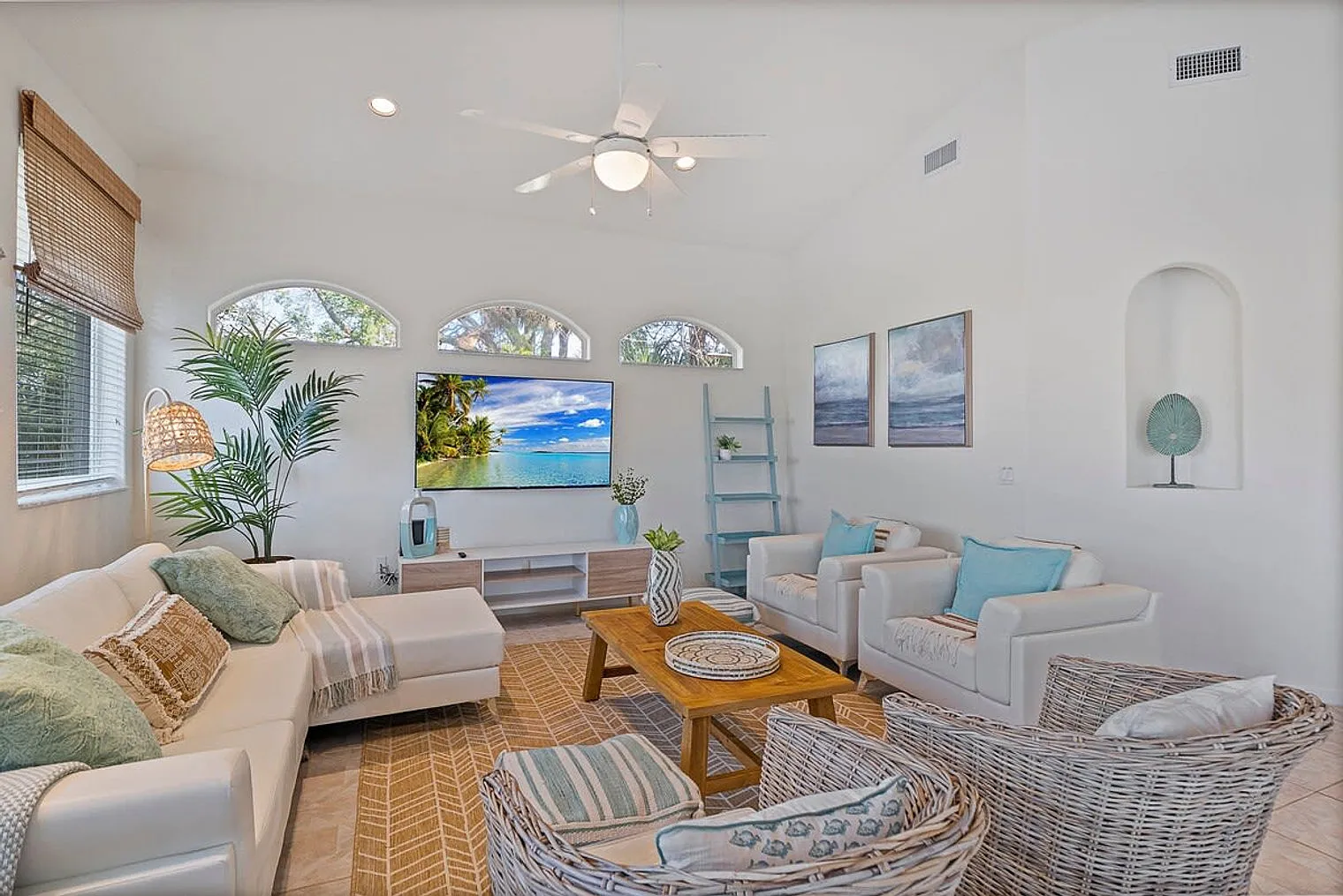 4 bed, 4.0 bath, 2798 sqft, $9,350 — Photo 1