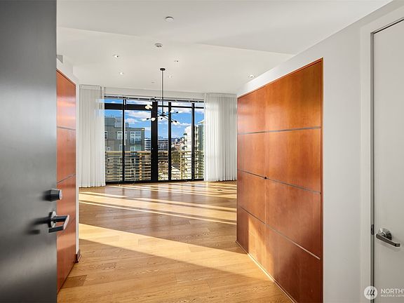 2nd image of 2716 Elliott Avenue #1204
