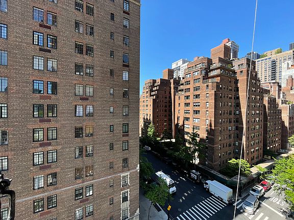 5th image of 25 Tudor City Pl APT 822
