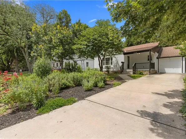 5706 Walmer St, Mission, KS 66202