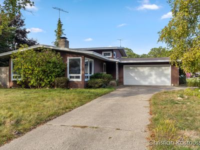 2059 Garland Dr, Norton Shores, MI, 49441