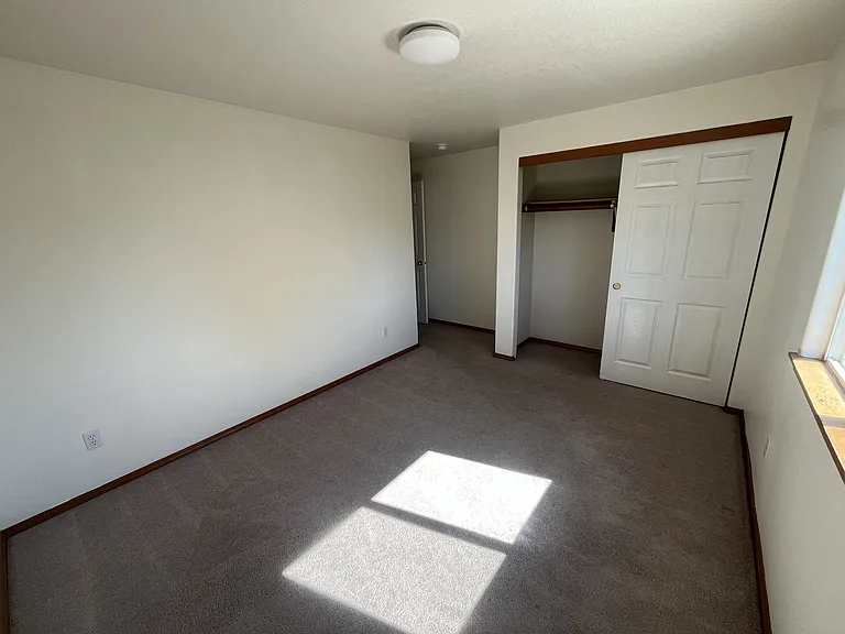 817 NE 72nd Ave — Photo 5