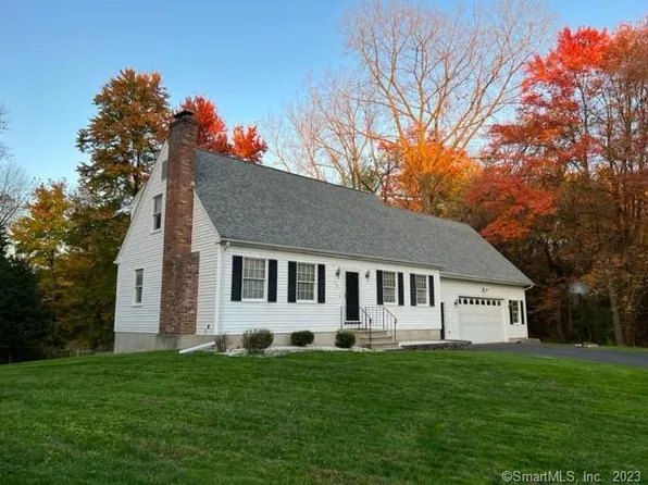 20 Pearl St Extension, Enfield, CT 06082