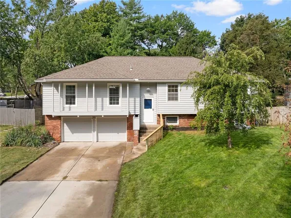 9008 Hadley St, Overland Park, KS 66212