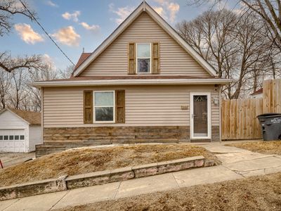 412 Walnut St, Oakland, IA, 51560