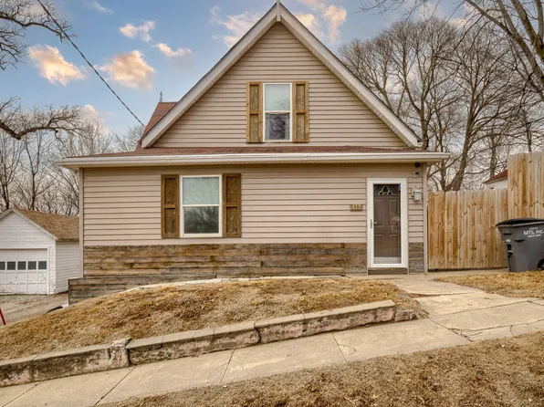 412 Walnut St, Oakland, IA 51560