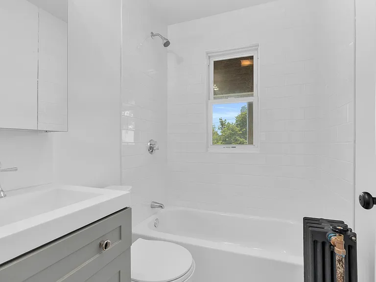 949 Hancock St #4 — Photo 14