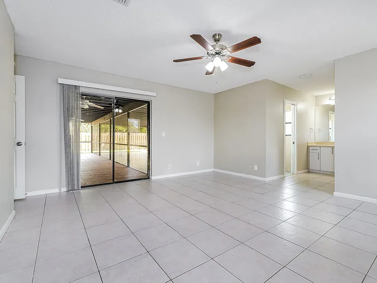 547 Indigo Ave — Photo 10
