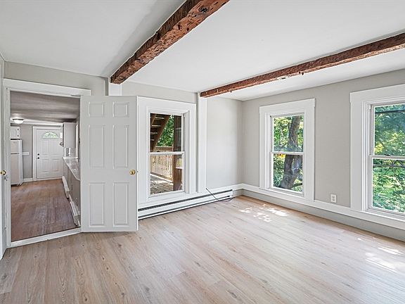 3rd image of 62 Willow Rd