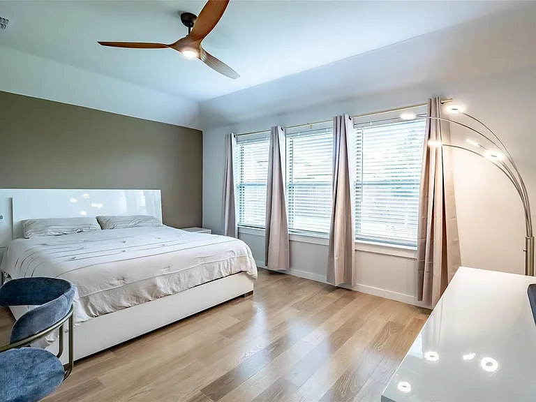 2122 Mossfield Ln — Photo 3