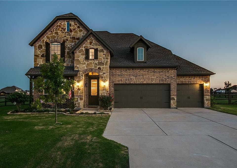 1st image of 225 Meadow Crossing Dr