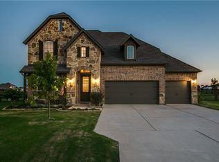 225 Meadow Crossing Dr, McKinney, TX 75071