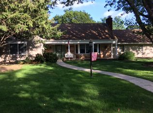 1 Teak Ct, Lake Grove, NY 11755