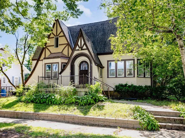 111 Clarence St, Fort Atkinson, WI 53538