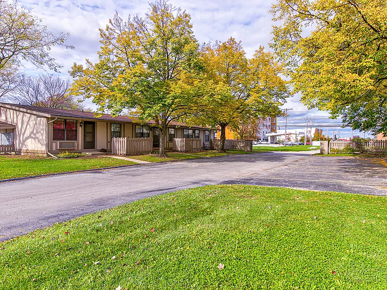 Ivywood Apartments — Photo 11