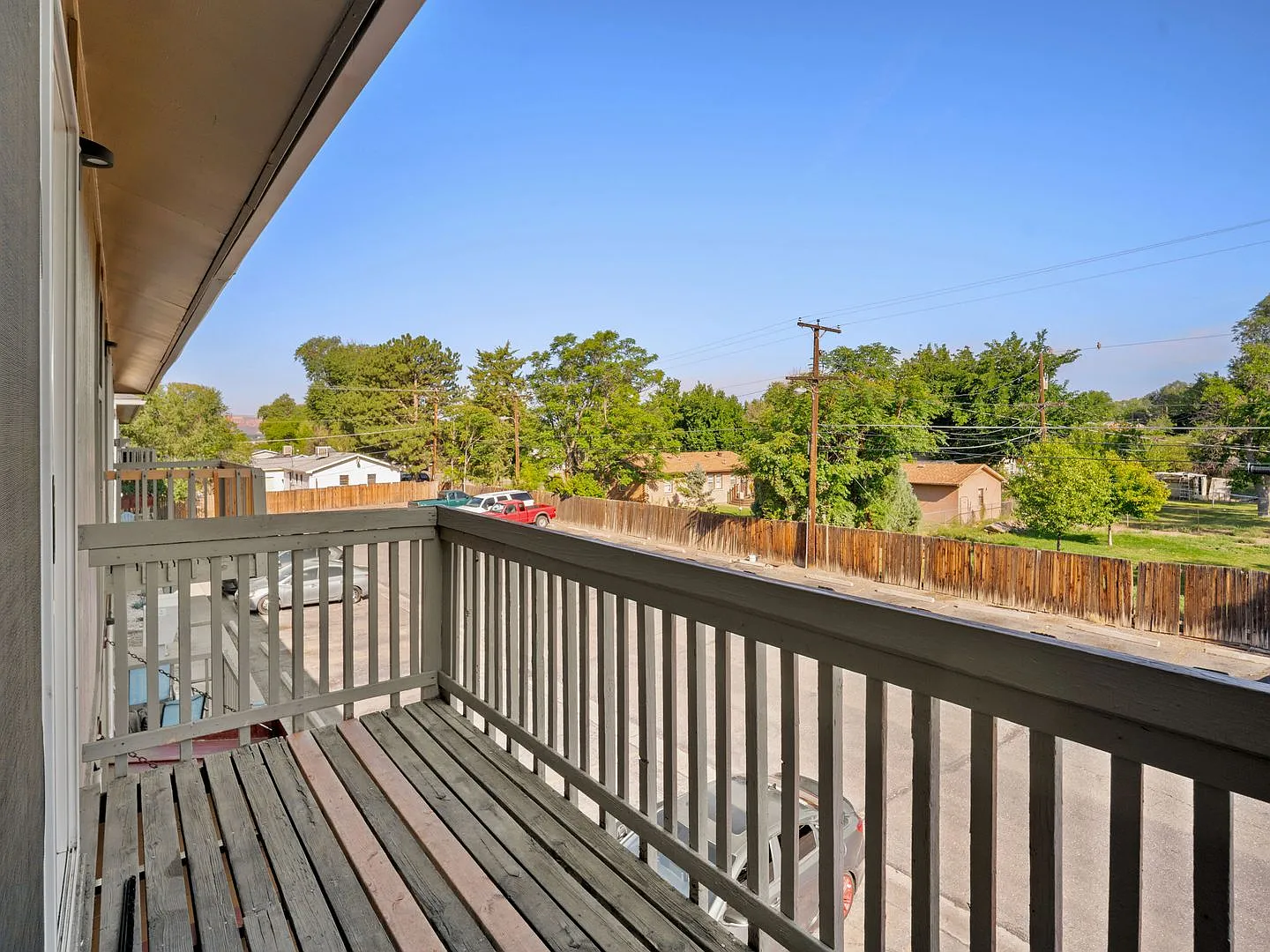 Spacious and Bright 2-Bedroom, Pet Friendly Apartment- Prime Location! — Photo 2