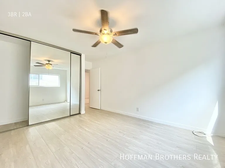1017 Ocean Park Blvd #7 — Photo 8