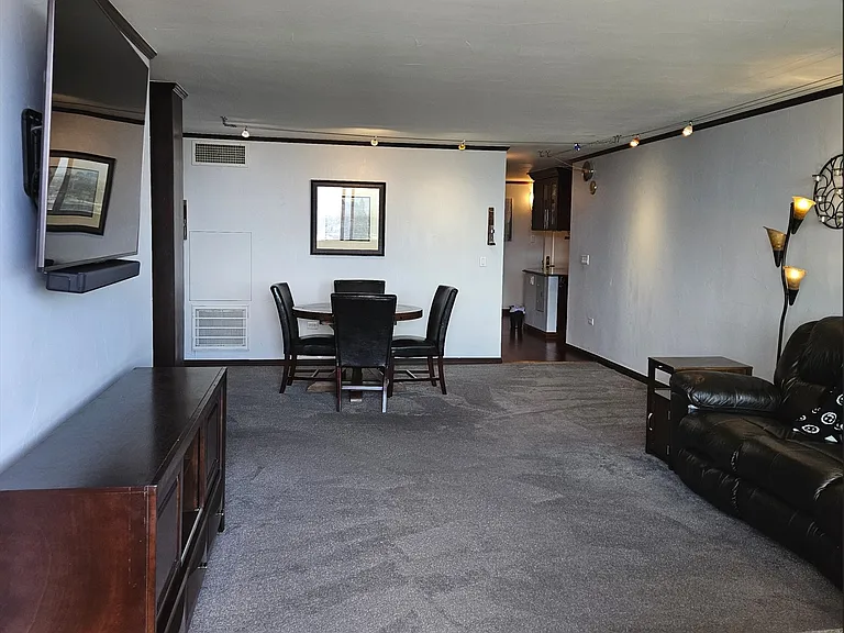 1020 15th St #35C — Photo 6
