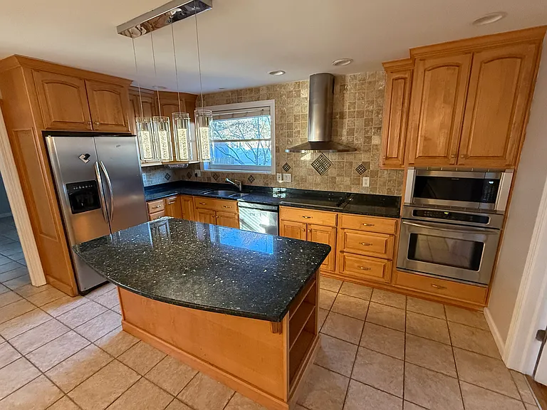 205 E McGinnis Cir — Photo 5
