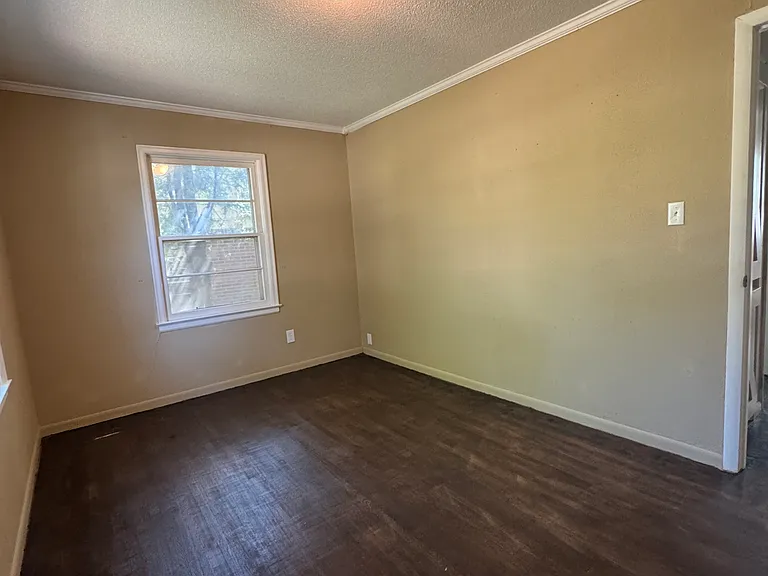 626 S Barlow St — Photo 4