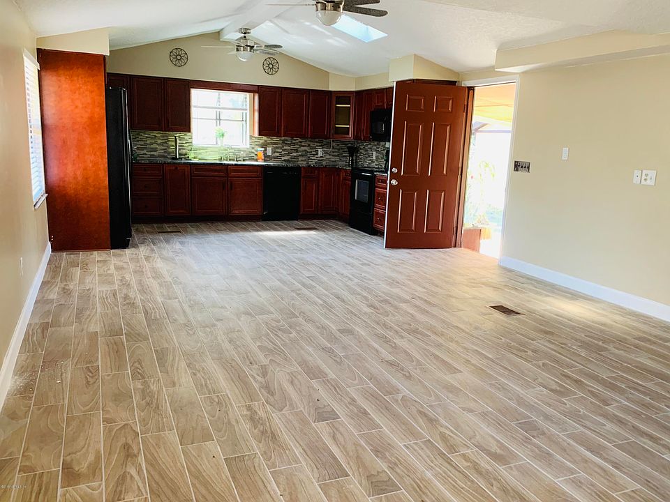 2nd image of 11321 Deep Ln