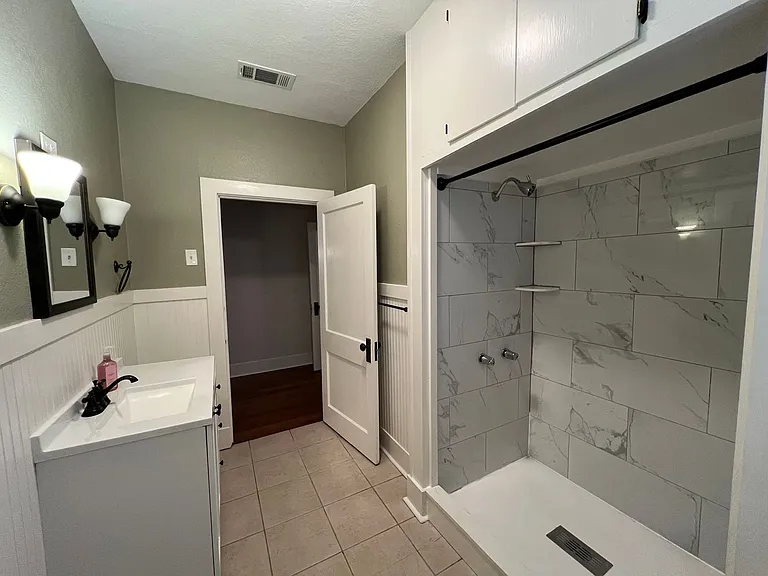 451 Centerville St NE — Photo 9