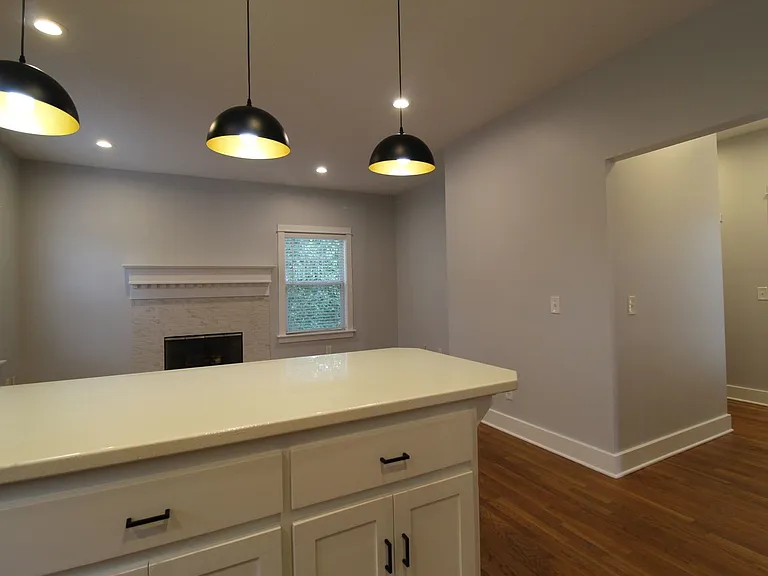 3733 Thompson Cir — Photo 9