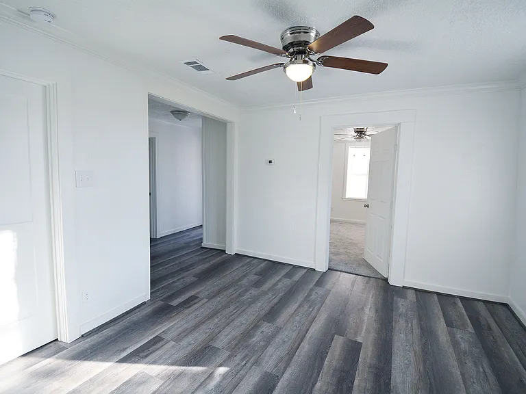 514 W Jefferson St — Photo 13