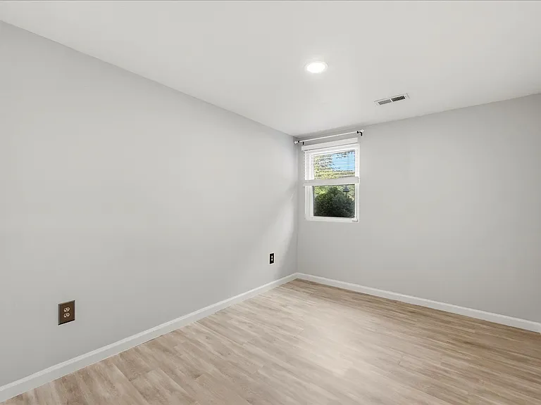 5481 Saddler Ln — Photo 20