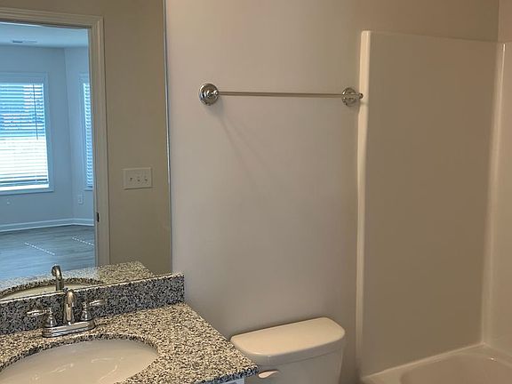 4th image of 607 Cheehaw Ave