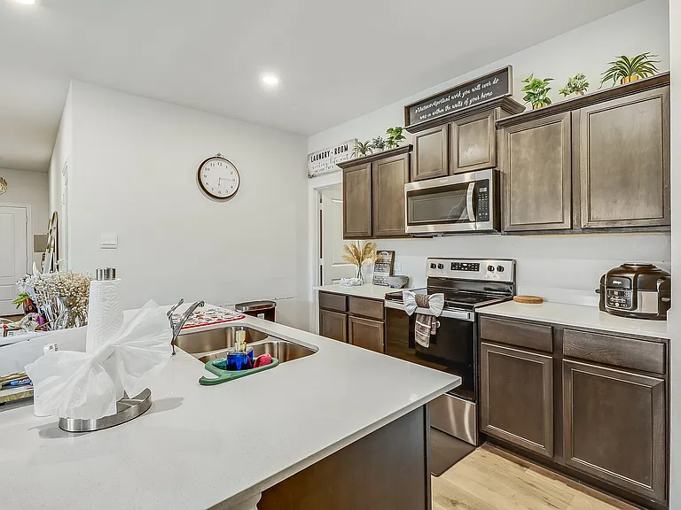 823 Coastline Way — Photo 9