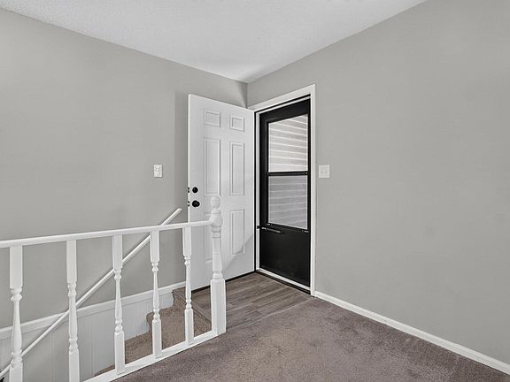 5th image of 2665 Ridgecroft Dr SE