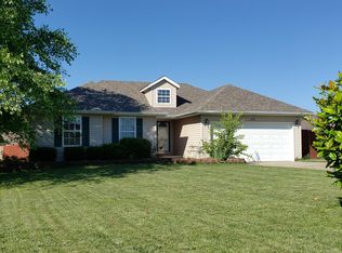 1710 Tyler St, Aurora, MO 65605