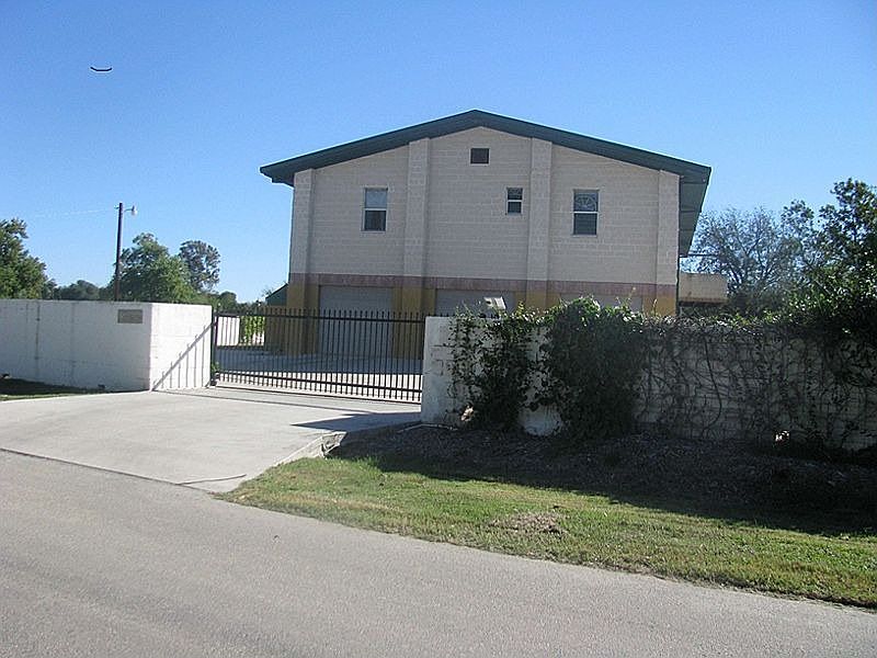 1st image of 11 Bermuda Dunes Dr