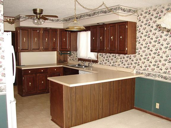 3rd image of 206 Orchard Ln