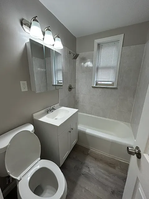 147 Vose Ave — Photo 4