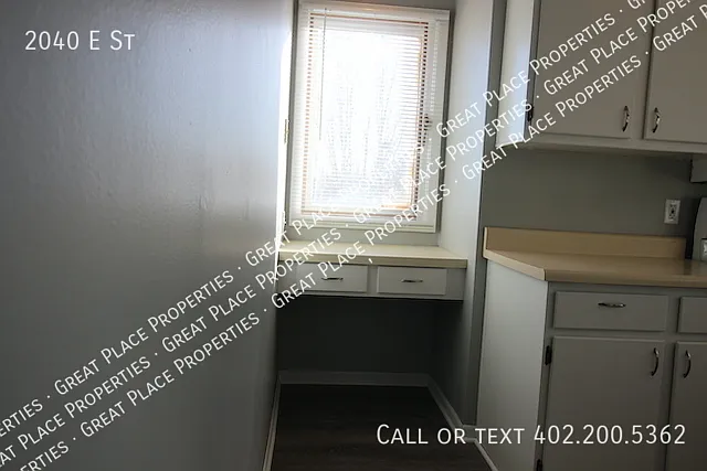 2040 E St — Photo 18