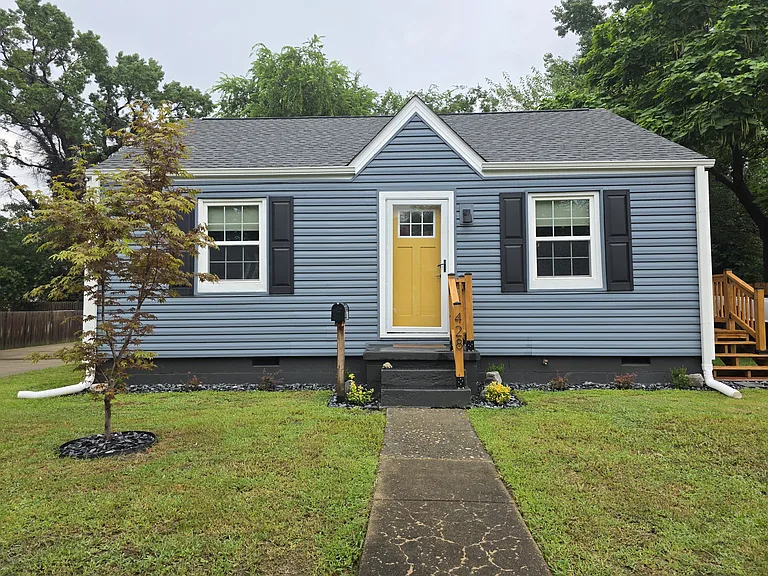 428 Gladstone Rd — Photo 1