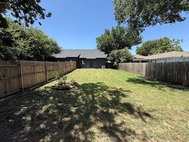 221 San Angelo Ave #A — Photo 11