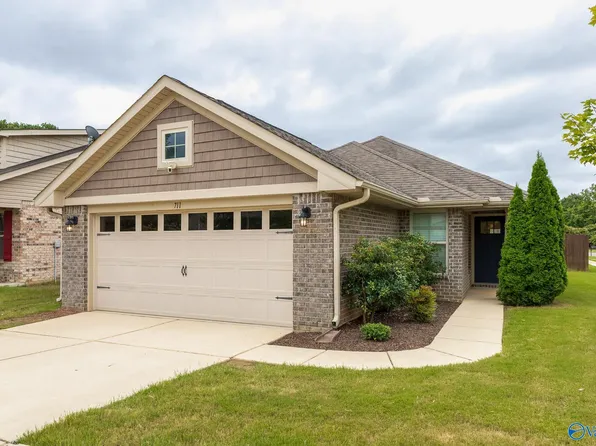 711 Oak Cove Ln NW, Madison, AL 35757