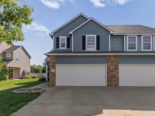 2350 Surrey Dr, Lawrence, KS 66046