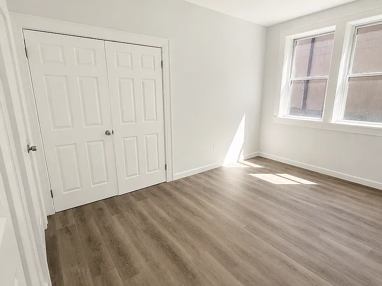 1883 Springfield Ave #1 — Photo 4