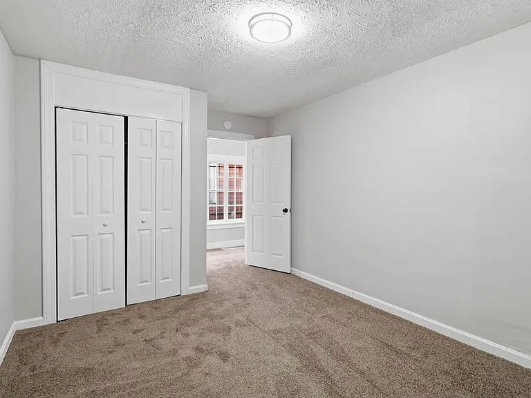 2324 Magazine St — Photo 12